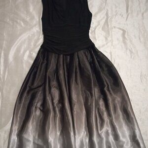 SLNY Fashions New York women's dress size 8 black/purple sleevesless